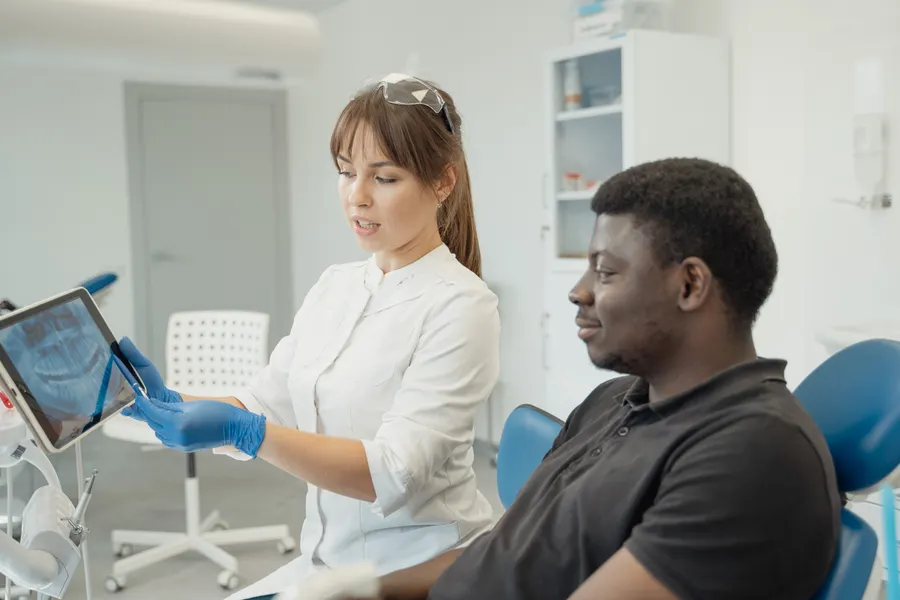 Patient consultation for full arch dental implant timeline in China - QGO Medical